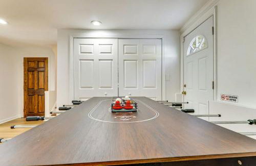 Family Fun in Scotch Plains! Home with Game Room - Foto 26
