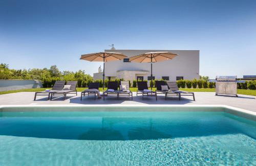 Villa Ana Škicini for 10 people with heated pool, kids activities and sea view near Novigrad - Foto 46