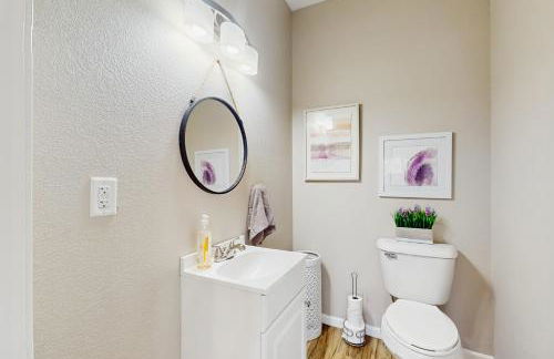 Fun on the Cove! Home with Dock and Foosball - Foto 13