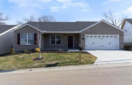 Brand NEW home among the Nook in Hamilton, Ohio - Foto 1