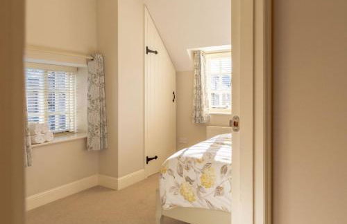 Jasmine Cottage - 2 Bedroom in Heart of Bourton! - Photo 94
