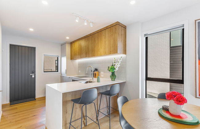 Modern 2BR Townhouse in Mission Bay I Zodiak Stays - Photo 4