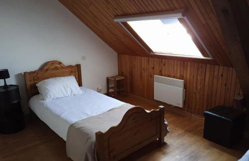 Rural farmhouse with patio, BBQ and fireplace - Photo 13