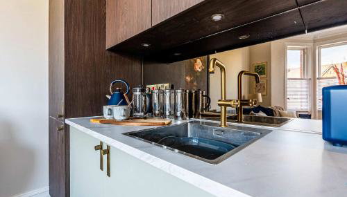 No 50 - 2nd Floor Beautiful one bed apartment in Liverpool Sleeps 4 - Foto 3, stove