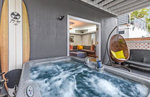 Mile to Beach! Private, Family & Pet Friendly Oasis! Pool Table & Hot tub! - Photo 7