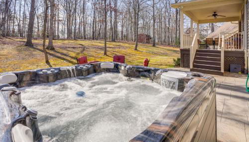 Lake Anna Retreat with Private Beach, Hot Tub Access - Photo 2