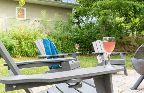 Peaceful Gem HotTub Fenced Yard & Near Downtown - Foto 24