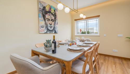 Host Wise - Deluxe House - Terrace & BBC - Foto 5