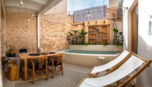 Design house with swimming pool near the sea - Photo 2