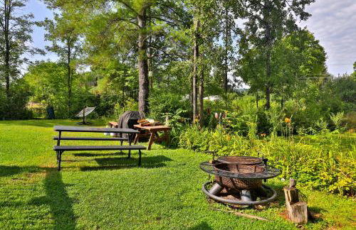 The Bomoseen Bungalow - Vermont Lake House Close to Ski Resorts! Private dock, ski rental ticket deals - Foto 12