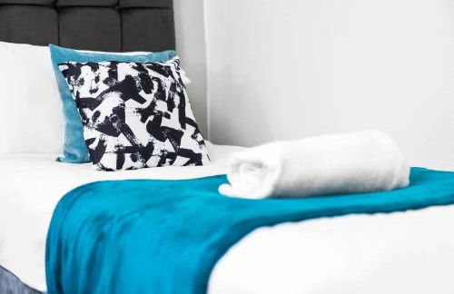 Three Bedroom House - Garden Space - Parking Included - Netflix Access - Parking - 74B - Foto 32