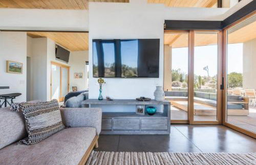 Skyline Ridge- Modern Residence w Sprawling Views - Foto 23