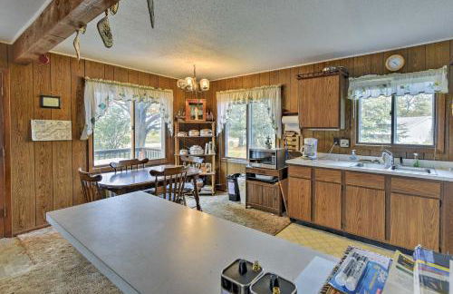 Walk to Green Lake and Beach Cozy Cabin with Deck - Foto 6