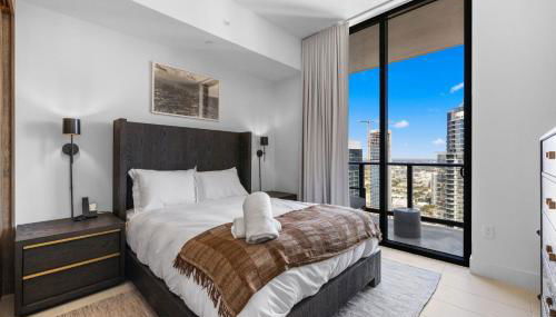 On The 49th Floor! Condo on Highest & Free Parking - Foto 3