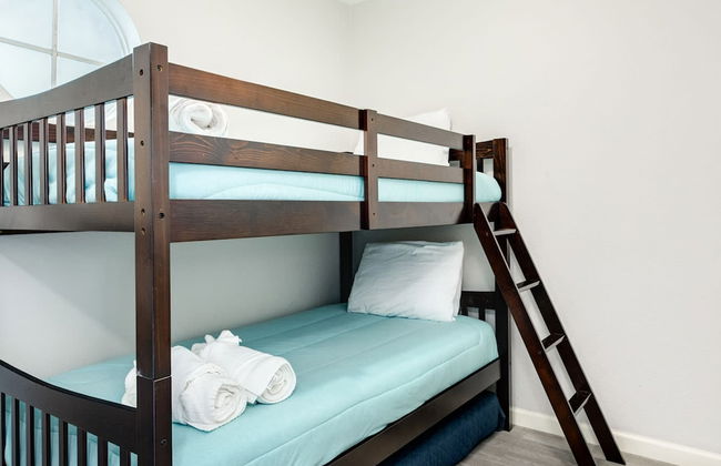 Seaside and Breezy Condo at the Victorian - Foto 23