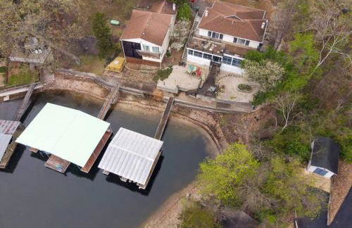 Serene Duplex Lakefront Retreat: sleeps up to 20 - Foto 34