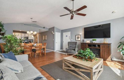 FABULOUS New Decor, Near Dis, Fireplace, Star Wars Children's BR, Next To Pool, LOW rates! - Foto 9