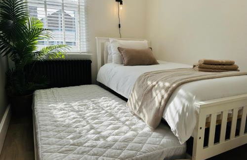 Urban Chic- Stylish Flat in the Heart of St Albans - Photo 52