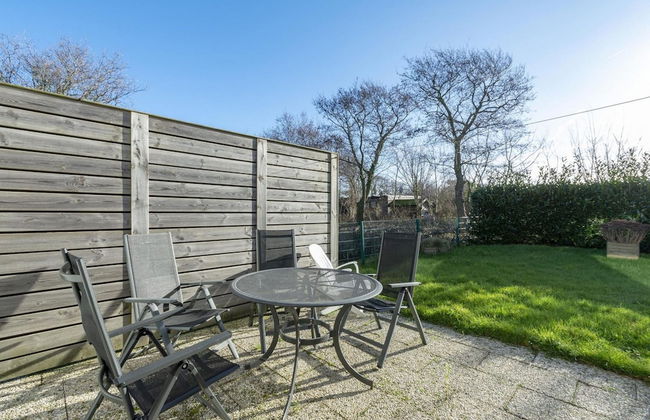 Cozy Holiday Home With Terrace - Photo 17