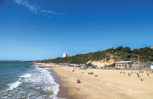 Mousehole by Grandeur Property - Photo 11