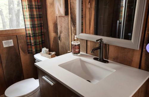 Stunning Mountain Views w Deck & Grill on 5 Acres! - Foto 36