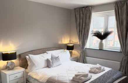 Ultra Modern large 4 bed executive home Durham - Photo 10