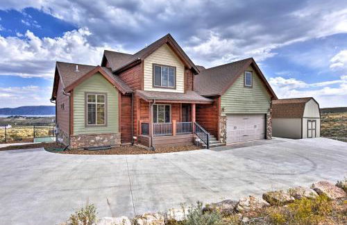 Cabin with Beach Access, Sport Court, Hot Tub and View - Foto 2