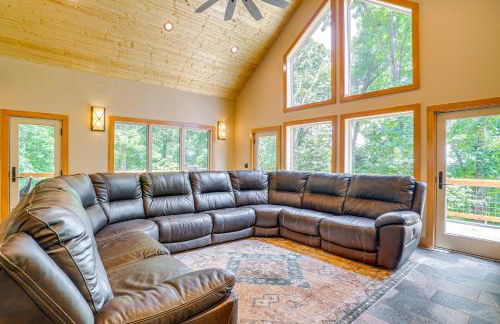 Modern Nellysford Getaway with View Deck and Fire Pit - Foto 5