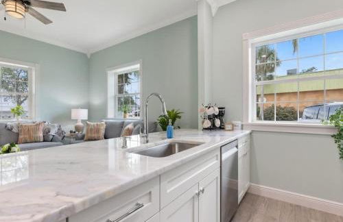 Cozy first floor waterside condo - Foto 16