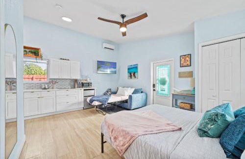 Private Retreat with Yard Near Hard Rock Stadium - Photo 17