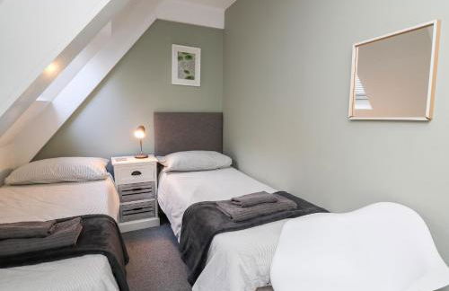 Upper Vestry - Photo 26