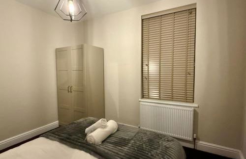 Large Luxury 4 bedroom home with parking - Foto 53