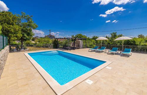 Holiday house Lucija - Photo 1