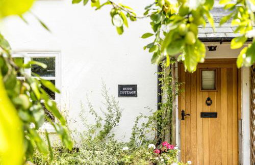 Duck Cottage - Waters Edge, Exclusive Village Location - Photo 37