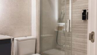 La Carrera 5 - Foto 3, Shower