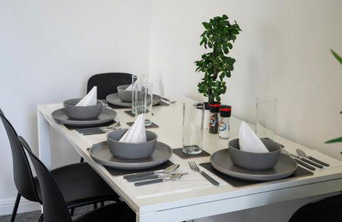 Free Parking - 2 Bedroom Flat-by Holiday Homes - Foto 3