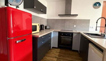 Appartement centre-ville, Valras-Plage, chez Géraud et Séverine - Foto 5, stove, dishwasher, toaster