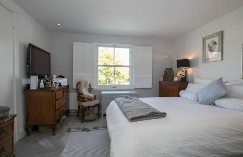 Gorgeous House near Windsor & River Thames - Photo 11