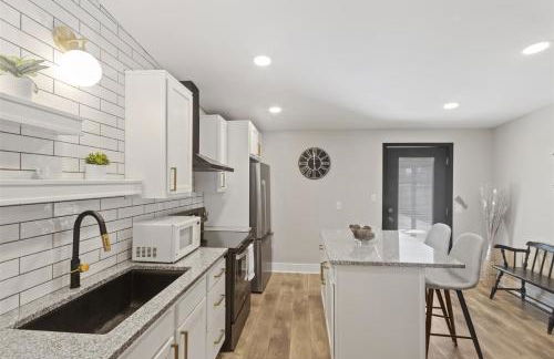 Workfriendly home with priv yard, near downtown - Foto 7