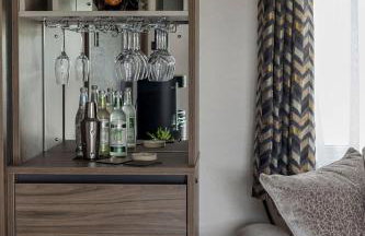 Peaceful Lake Retreat - Fishing Lakes, Heated Outdoor Swimming Pool 500yrds on Sister Park , Pool Open April to September - Foto 11