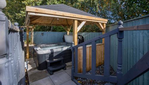 family honeybeelodge york Hot Tub and wood burner - Foto 3