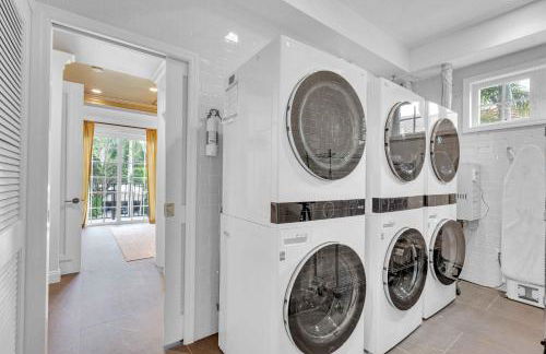 The Modern Castle Canal View Access Rooftop Living Greenhouse VlLLAS - Foto 61