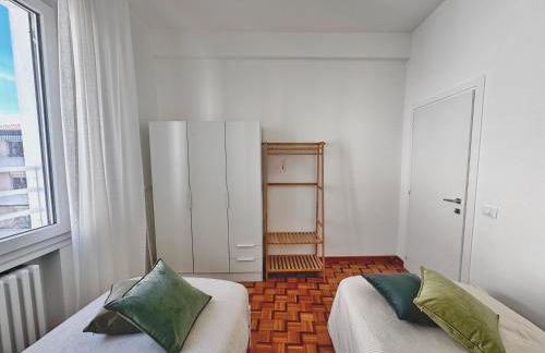 Dimora Pasolini , Stylish Two Bedroom Apartment in the Historic Center - Foto 19