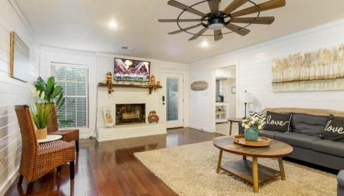 Gorgeous Alabama Home 4 Miles to Stadium Sleeps 8 - Foto 2