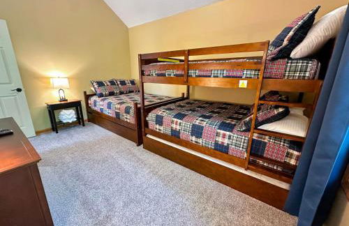 New Property! Updated 3 bed 3 bath condo with mountain ski slope views in Bretton Woods - Foto 28