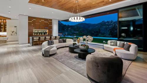 Luxurious 5BR Villa in BH with Pool, Theater, and Views - Foto 2