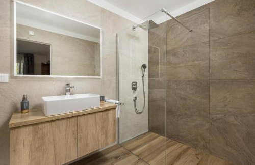 Romantic villa with pool, surrounded by nature - ID 2507 - by TRAVELER tourist agency Krk - Foto 37