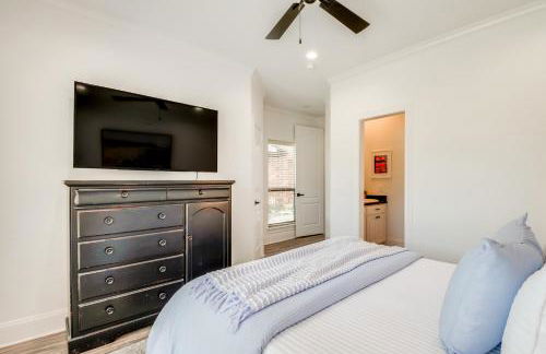 Conroe Lake House Luxe Pool, Private Dock and Games - Photo 19