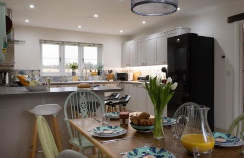 Family Country Cottage with Stunning Mountain View sleeps 12 - Foto 5