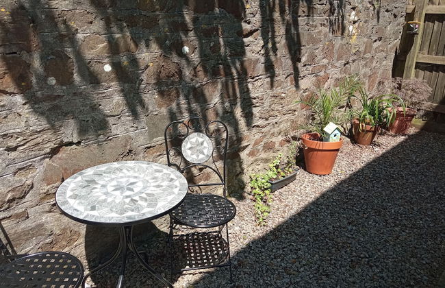 Cozy Courtyard Apt, Explore & Relax, Free Parking - Foto 29